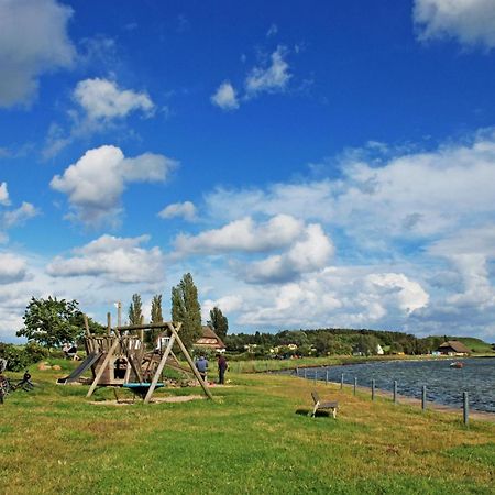 Ferienwohnungen Im Haus Am Deich Middelhagen Luaran gambar