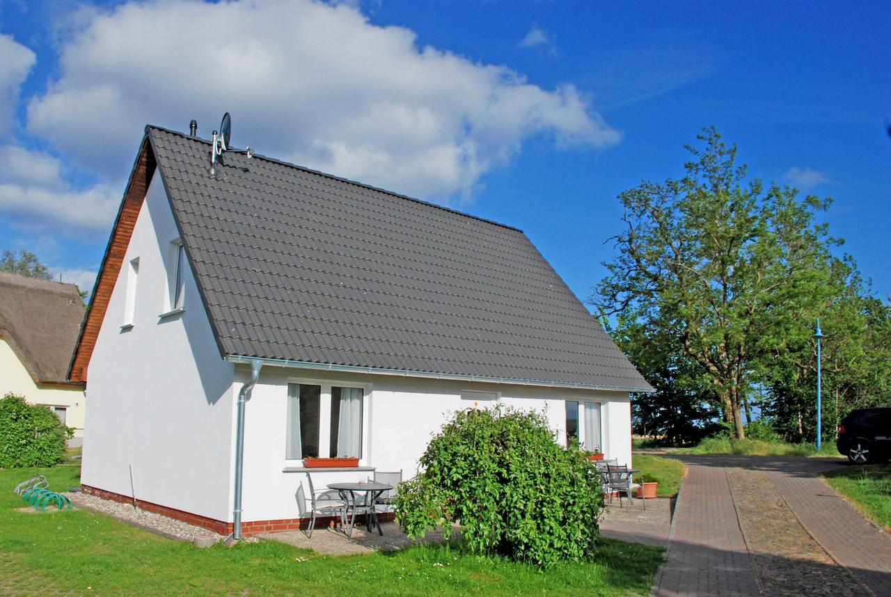 Ferienwohnungen Im Haus Am Deich Middelhagen Luaran gambar